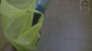 Как пробить забитый унитаз, пластиковой бутылкой.Cleaning the clogged toilet with a plastic bottle