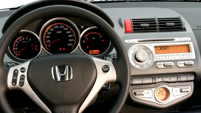 13 лайфхаков УБОРКИ В МАШИНЕ смотреть онлайн