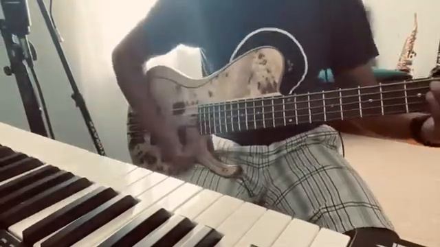 Ibanez BTB845sc x Keys groove смотреть онлайн