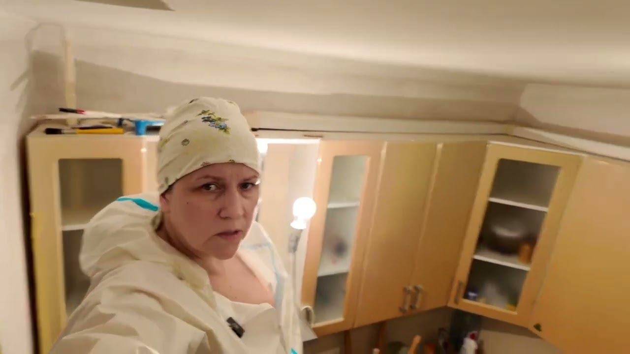 Как покрасить старый потолок