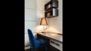 Дизайн спальни 13 кв. м  с рабочей зоной. Дизайн маленькой спальни.