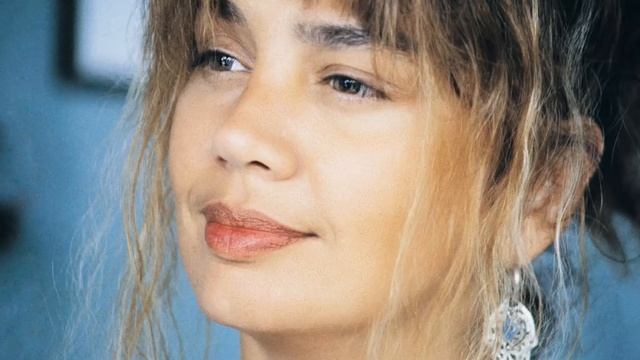 Sezen Aksu - Sen Ağlama смотреть онлайн