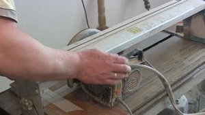 Как сделать запилить угол 45 градусов на плитке и керамограните без сколов