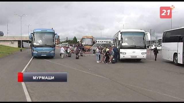 В мурманском аэропорту приземлился необычный рейс из Анапы смотреть онлайн