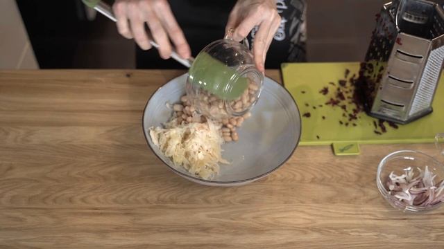 Салат из свеклы и квашеной капусты. Полезный зимний салат смотреть онлайн