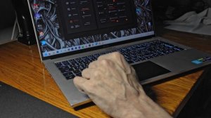 После обновления Gigabyte Control Center на ноутбуке с белой подсветкой появился красный режим.