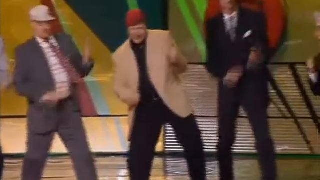 Хор дачников. Кривое зеркало. 12 декабря Всемирный день хорового пения. смотреть онлайн