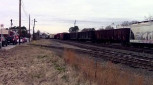 Красивое Видео Грузовой поезд в США. Красивый Тепловоз тянет тяжелый грузовой поезд в Америке