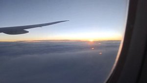 Полет на самолете Boeing 777-300ER | Закат вид из окна самолета рейс Москва - Сочи Аэрофлот