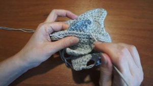 Шапочка акула крючком