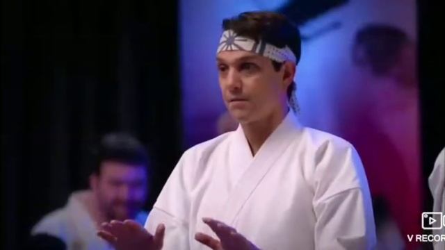 Кобра Кай: 4сезон Турнир по каратэ Ястреб vs Кайлера смотреть онлайн