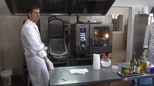 Варим пельмени и готовим куриные оладьи на VarioCooking 112T смотреть онлайн
