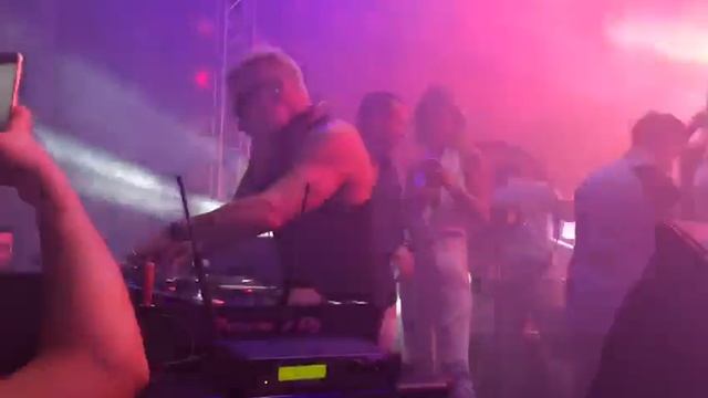 Джанлука в Турции зажигает. смотреть онлайн