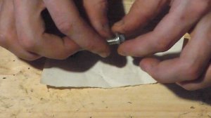 Разные виды крепежа (винты, саморезы и болты)