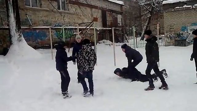 Mortal Kombat - по детски : ) смотреть онлайн