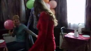 Задание: сесть на воздушный шарик, чтобы он лопнул :)