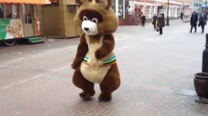 Олимпийский медведь зажигает на Арбате