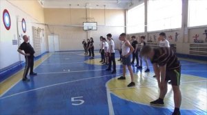 Урок Волейбола в 8 Б классе. Учитель физкультуры Вагапов А.К. Часть 1
