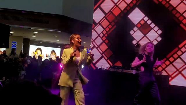 İrem Derici - Acemi Balık (Olivium Outlet Center) (01.04.2022) смотреть онлайн