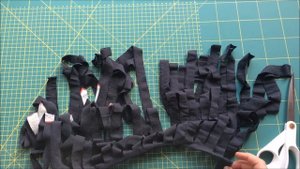 ТРИКОТАЖНАЯ ПРЯЖА ИЗ ФУТБОЛКИ | T-SHIRT YARN | как нарезать футболку на пряжу