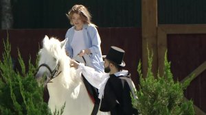 Дом-2: Оганесян учит Тату ездить верхом на лошади