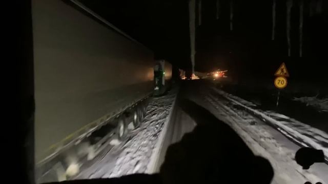 М-5 УРАЛ СТОИМ ВТОРЫЕ СУТКИ  на ЧЕЛЯБИНСК ДВИЖЕНИЯ НЕТУ СОВСЕМ