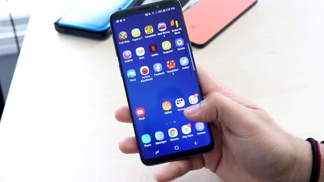 Samsung Galaxy S9 Vs Samsung Galaxy S8 In 2020! (Comparison) (Review) смотреть онлайн