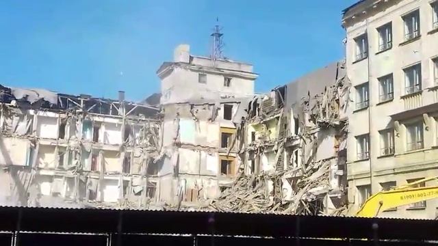 Работы по сносу здания бывшей гостиницы «Россия» проходят в Нижнем Новгороде смотреть онлайн