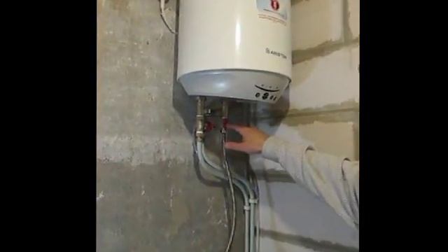 Обзор, подключение и чистка бойлера Ariston смотреть онлайн