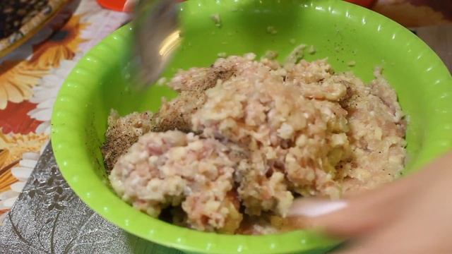 Супер-вкусные нежные СВИНЫЕ КОТЛЕТЫ! Простой рецепт за 5 минут // Pork chops (ENG SUB)
