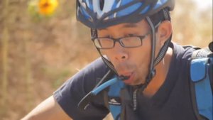 Ролик про овечек и туриста