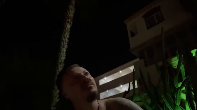 Бригада смотрит стрим Сергея Симонова из Турции смотреть онлайн