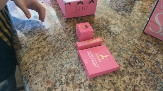 New Bras and Makeup! смотреть онлайн