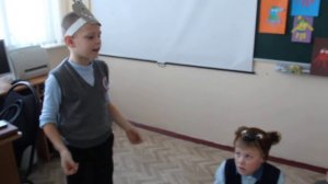 На уроке литературное чтение-дети рассказывают сказку. школа 5.Тимофей, 2016