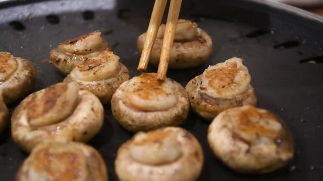 带摄影小哥吃烤肉，牛肉五花摆满一大桌，猴哥俩人吃到过瘾，真香！【胖猴仔】
