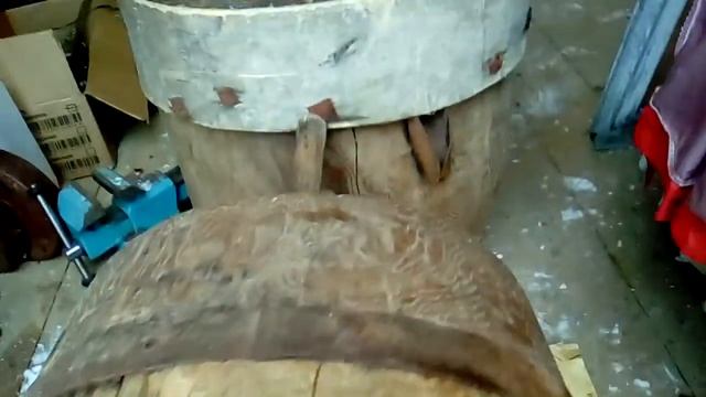 Старинная, ручная, деревянная мельница смотреть онлайн