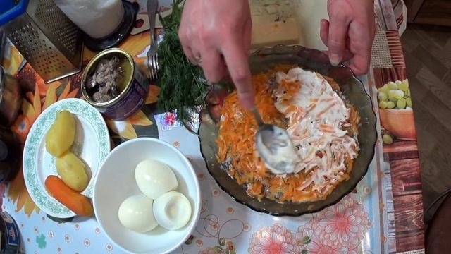 Классический, всеми любимый салат - Мимоза к праздничному столу