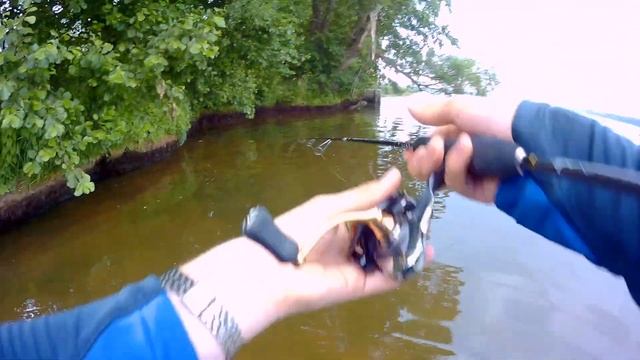 Уже похож на рыбу!) Скромный рекорд на Волге. смотреть онлайн