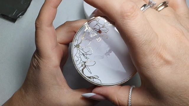 Акрил для ногтей. Небольшой видео урок. Acrylic for nails. A small video lesson. смотреть онлайн