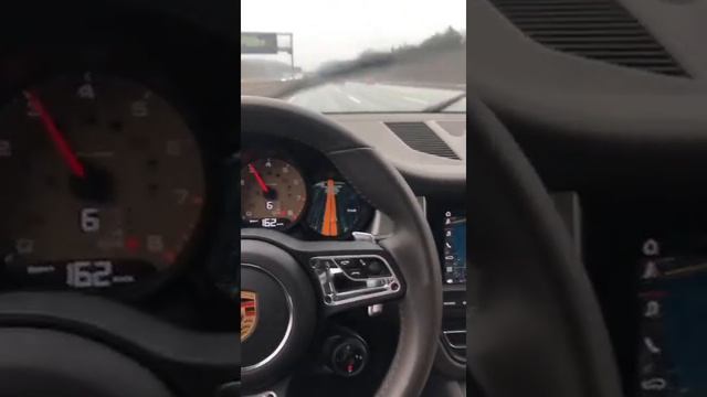 Porsche Macan Turbo GTS 488ks Acceleration