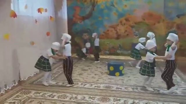 Коллектив «Ромашки» ,Танец поварят «Варись, варись кашка» смотреть онлайн