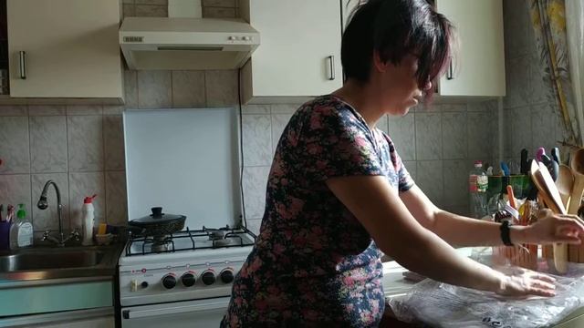 Красная блузка и белая блузка от Avon смотреть онлайн