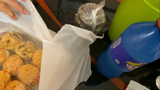 Много роллов.Все для детей.Целый день дома.Ками не дает отдахнуть
