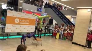 Парный эквилибр на тростях