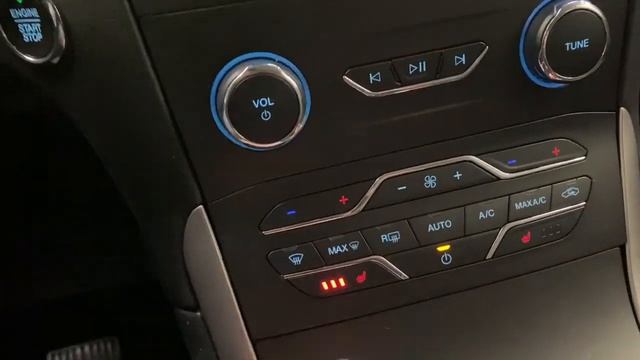 Silver 2019 Ford Edge SEL Review - MacPhee Ford смотреть онлайн