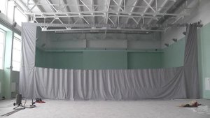 Горизонтальные системы разделения зала с электроприводом.