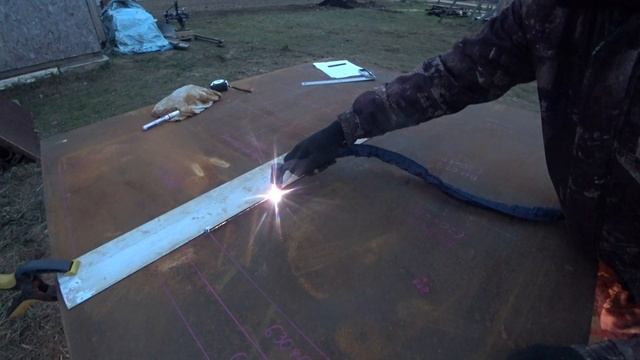 Режем плазморезом CUT60. Кромсаем лист 5мм