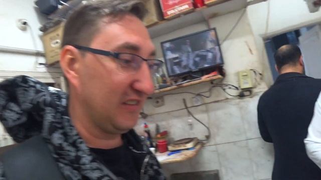 Поездка в Египет Часть 6 Ювелирная мастерская изнутри, ночной город Хургада, дарим цветы, покупки. смотреть онлайн