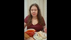 Мукбанг Борщ и Куриная грудка/Пылесос застукал мужа