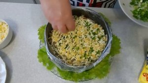 Салат. С мясом и грибами.